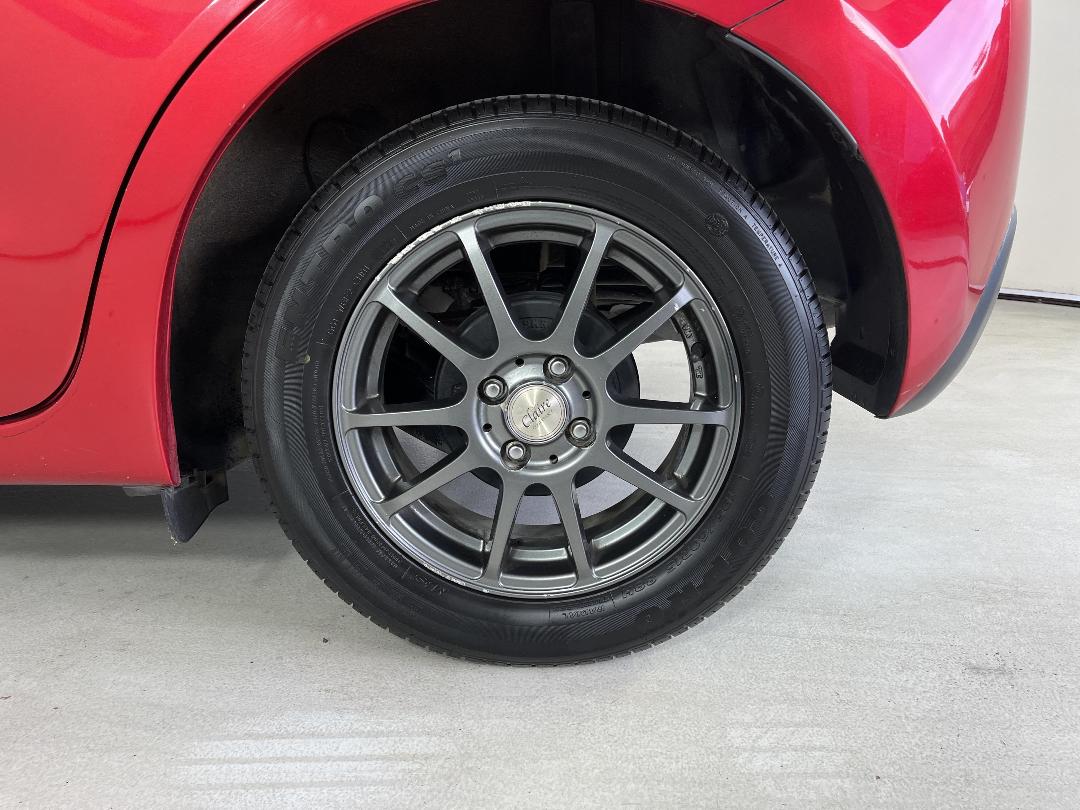 Photo '11' of Mazda Demio