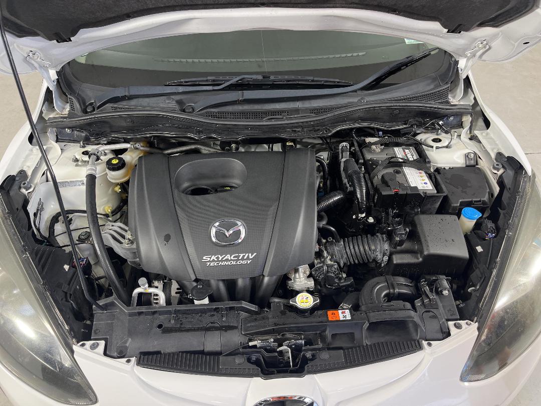 Photo '13' of Mazda Demio