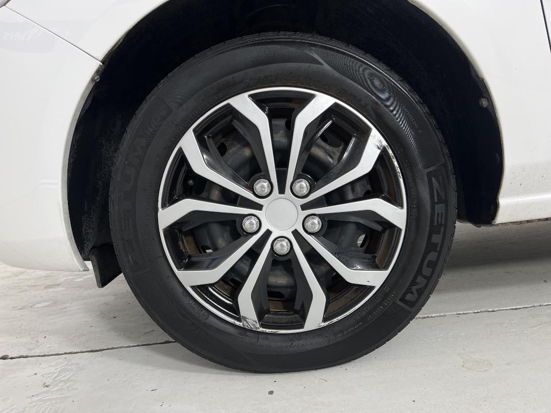 Photo '10' of Mazda Demio