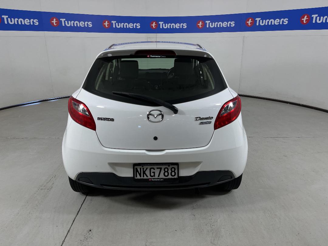 Photo '6' of Mazda Demio