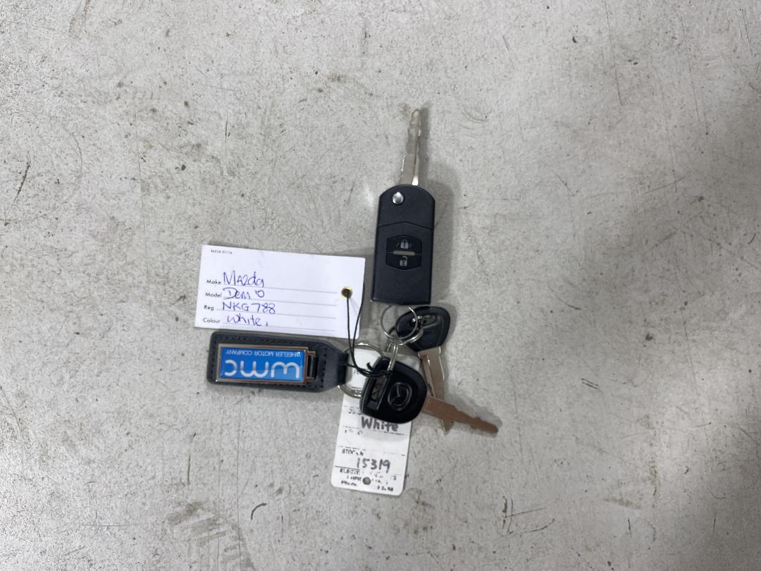 Photo '22' of Mazda Demio