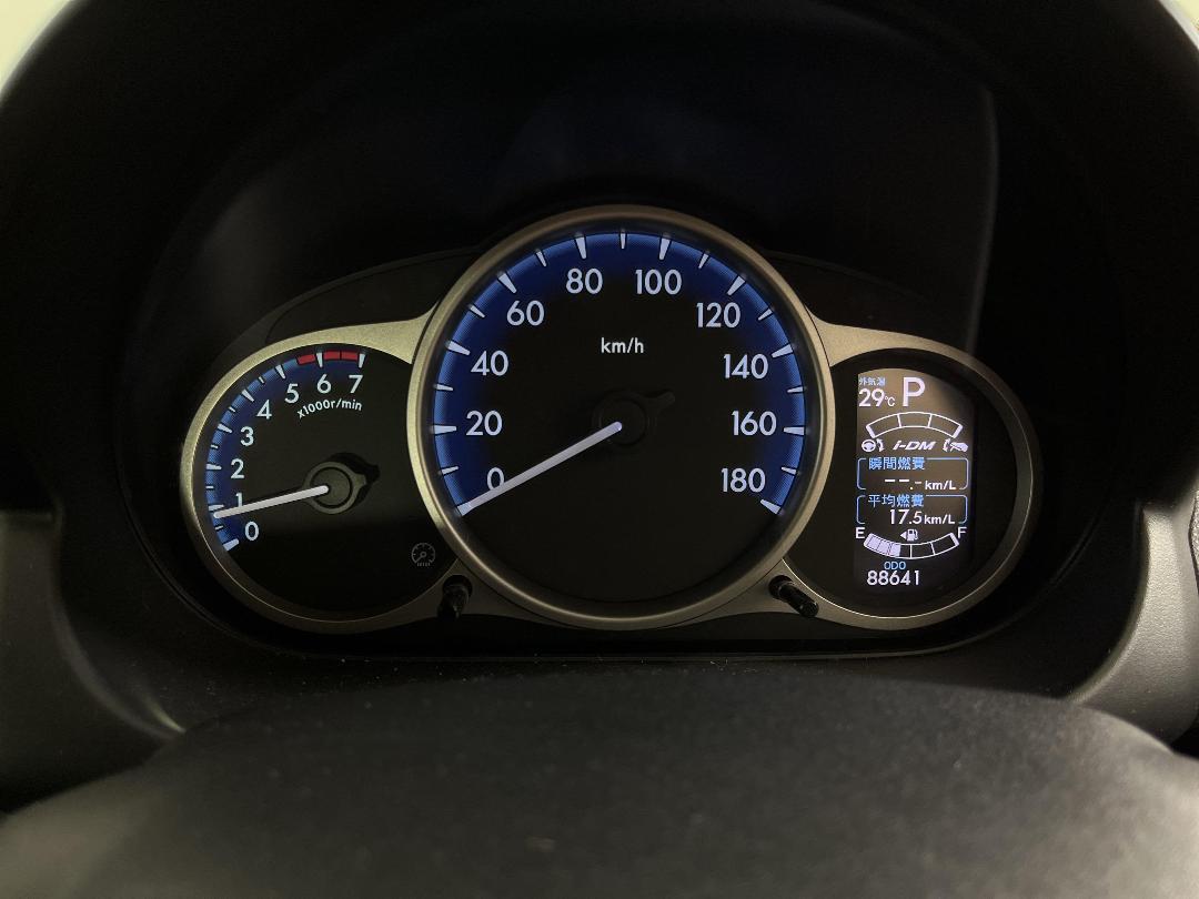 Photo '21' of Mazda Demio