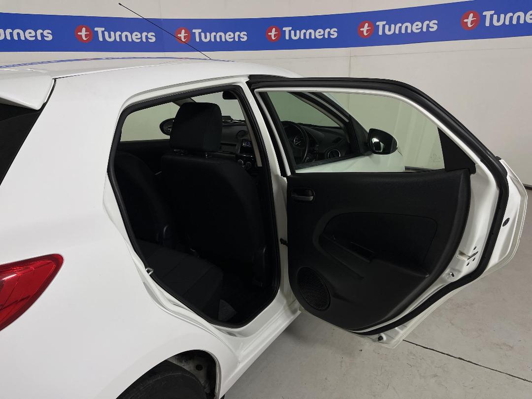 Photo '19' of Mazda Demio