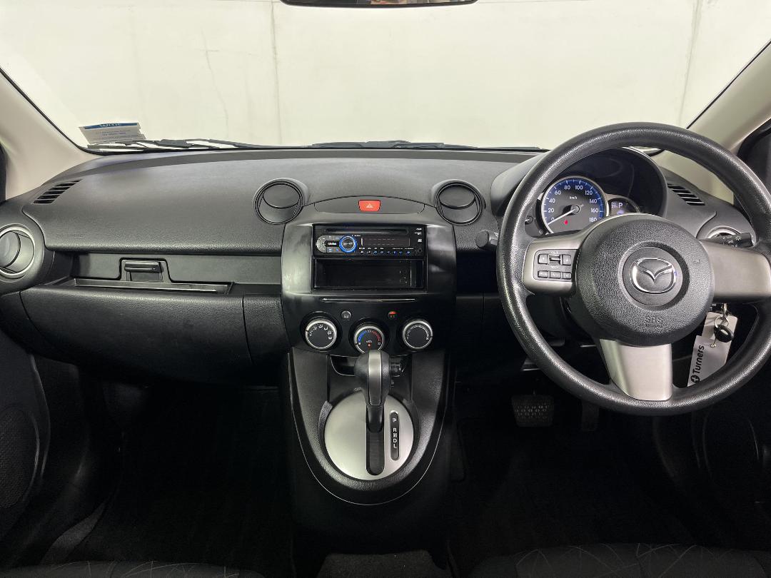 Photo '17' of Mazda Demio