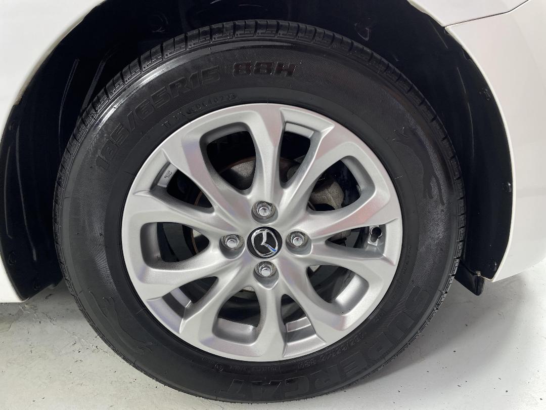 Photo '9' of Mazda Demio Photo '9' of Mazda Demio