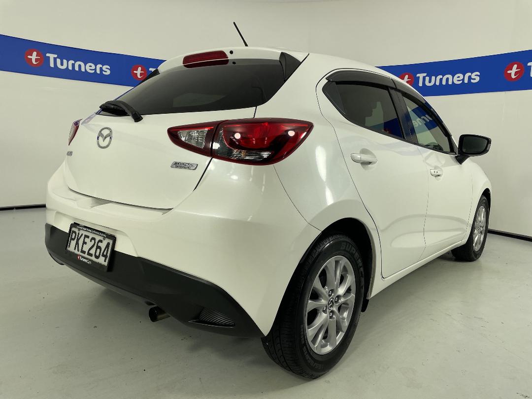 Photo '7' of Mazda Demio Photo '7' of Mazda Demio