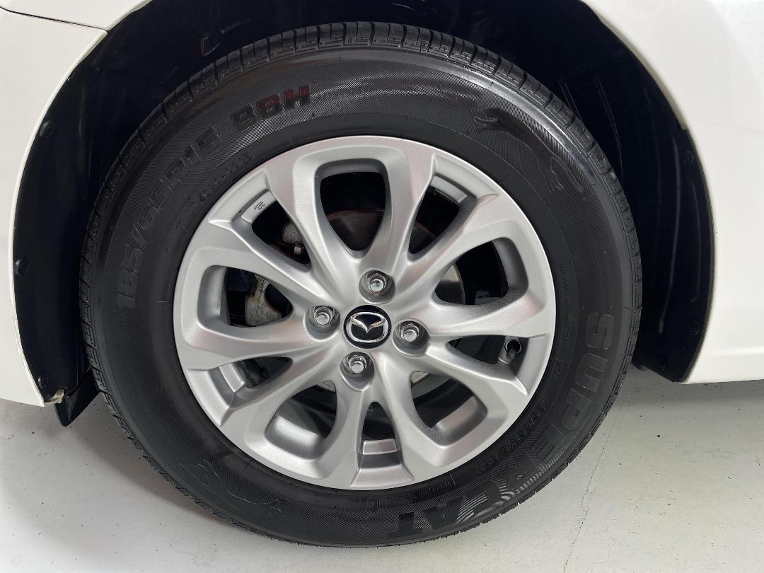 Photo '10' of Mazda Demio Photo '10' of Mazda Demio