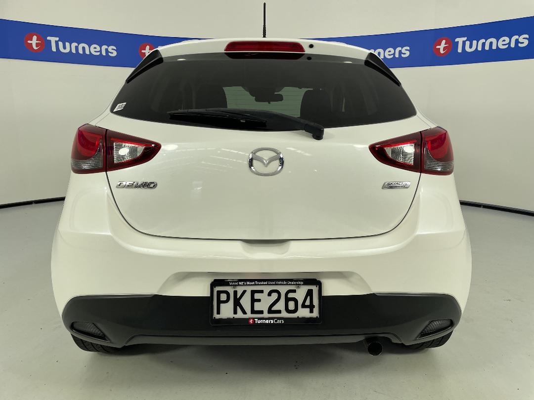 Photo '6' of Mazda Demio Photo '6' of Mazda Demio