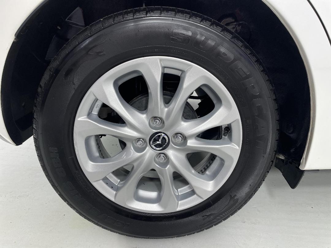 Photo '12' of Mazda Demio Photo '12' of Mazda Demio