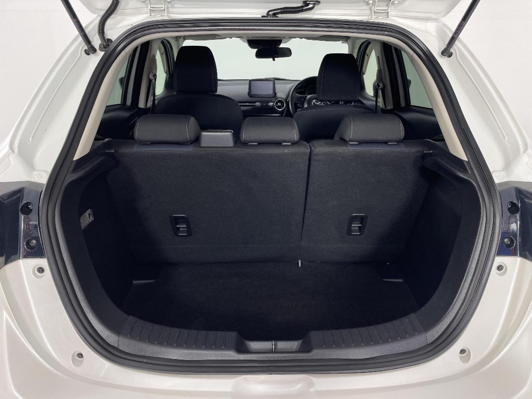 Photo '14' of Mazda Demio Photo '14' of Mazda Demio