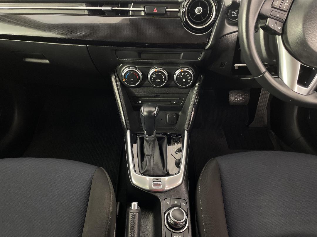 Photo '18' of Mazda Demio Photo '18' of Mazda Demio