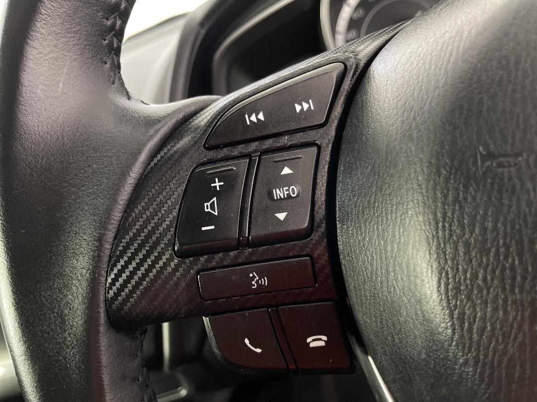 Photo '24' of Mazda Demio Photo '24' of Mazda Demio