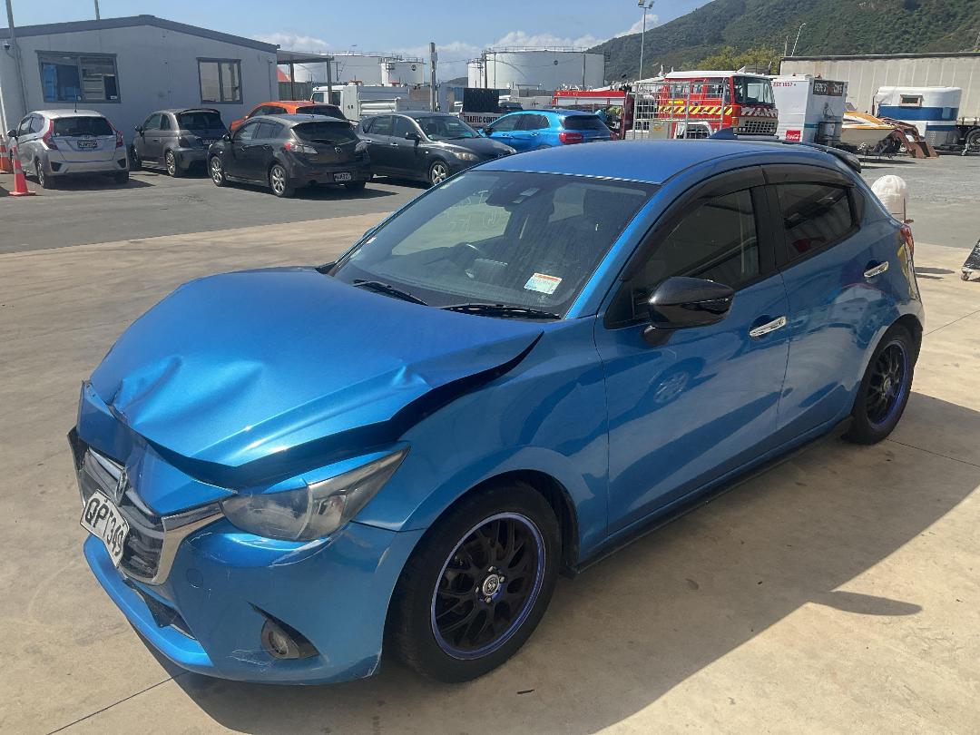 Photo '2' of Mazda Demio