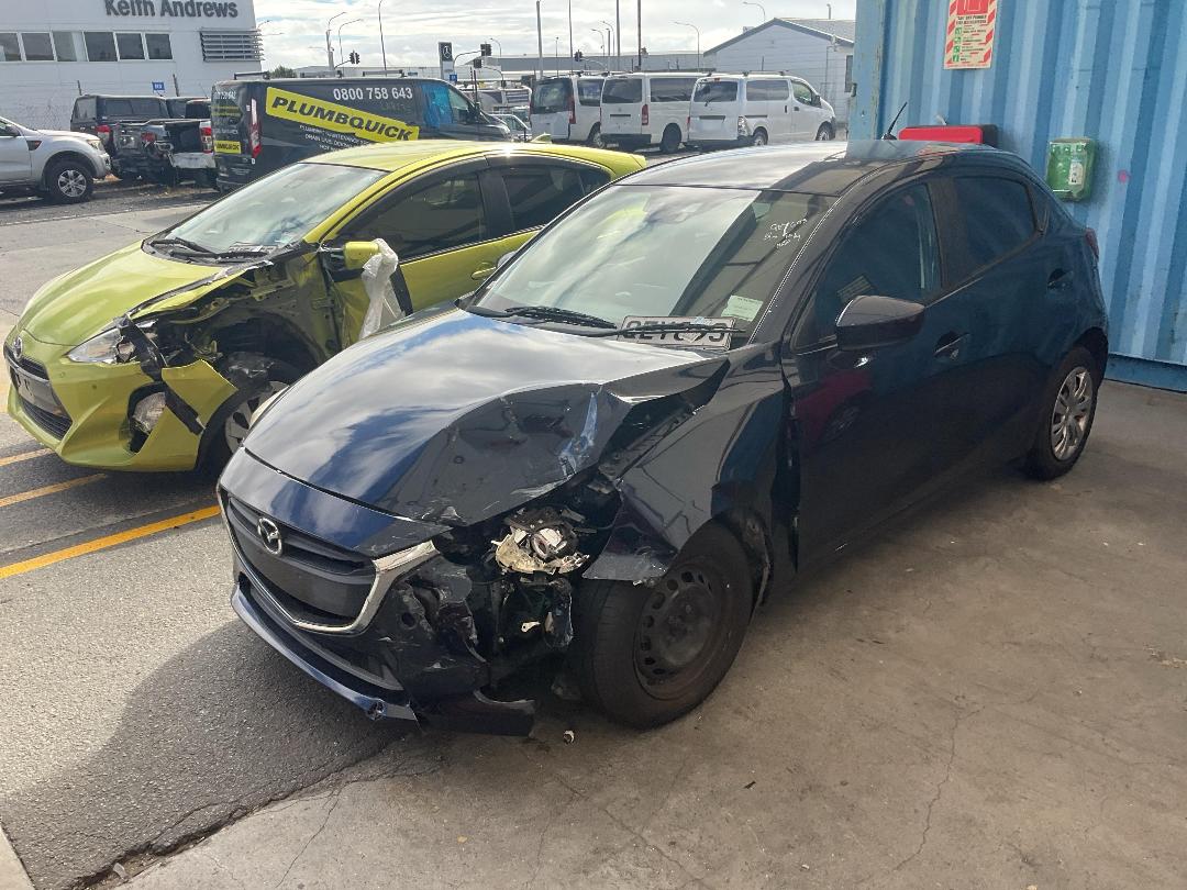 Photo '6' of Mazda Demio