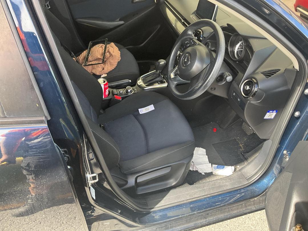 Photo '20' of Mazda Demio