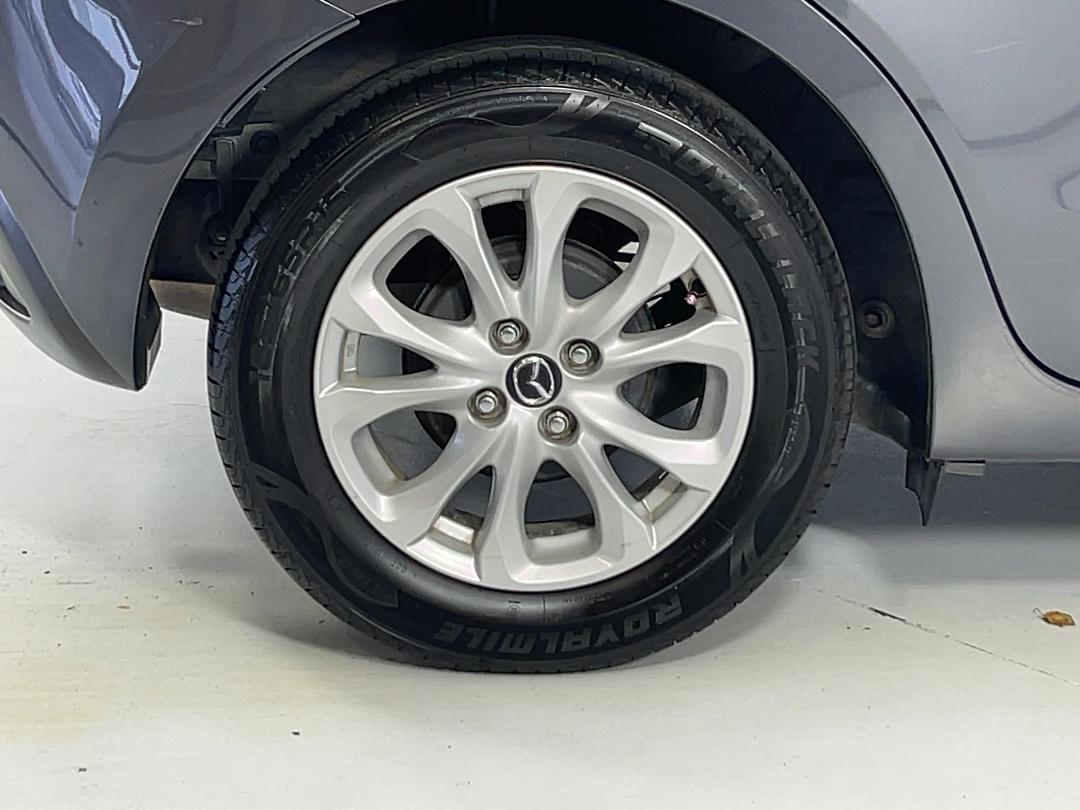 Photo '12' of Mazda Demio Photo '12' of Mazda Demio