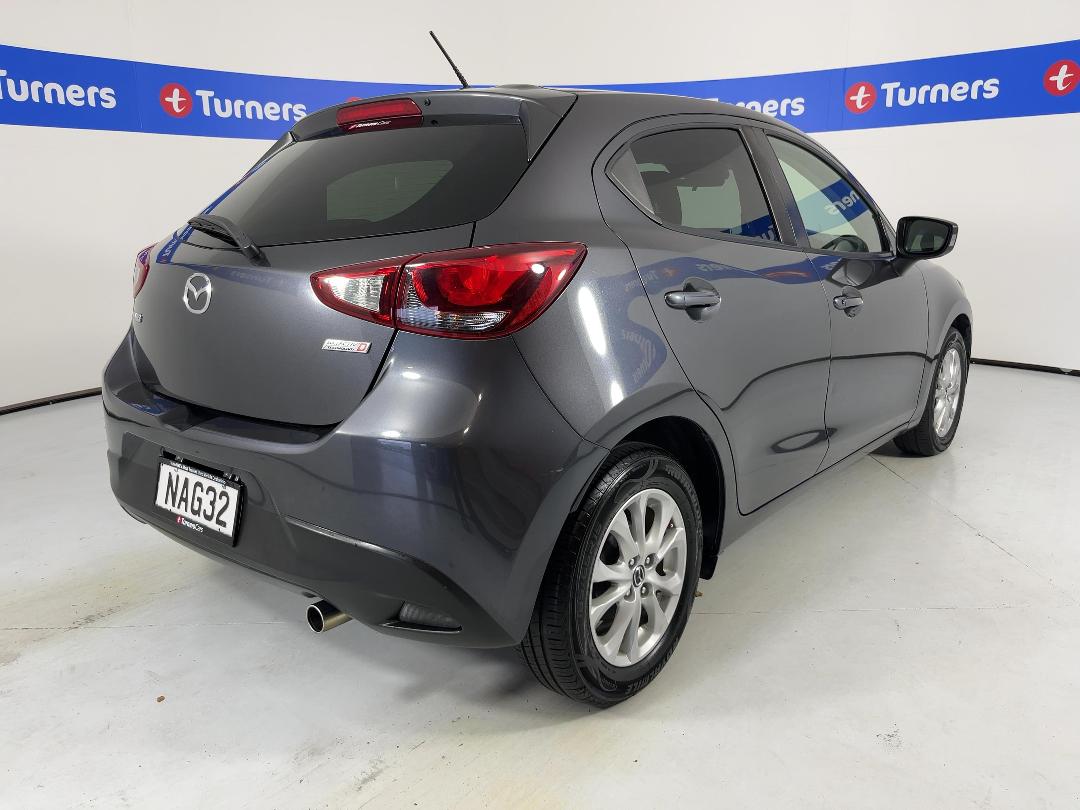 Photo '7' of Mazda Demio Photo '7' of Mazda Demio