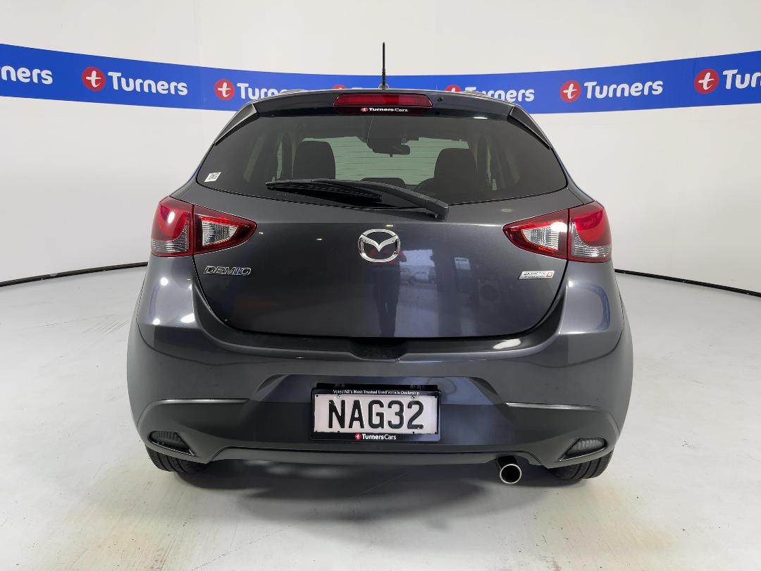 Photo '6' of Mazda Demio Photo '6' of Mazda Demio