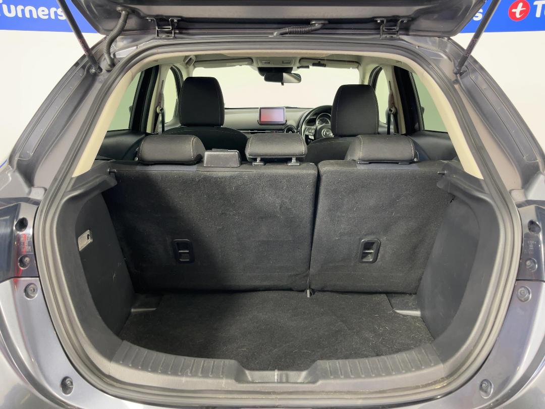 Photo '14' of Mazda Demio Photo '14' of Mazda Demio