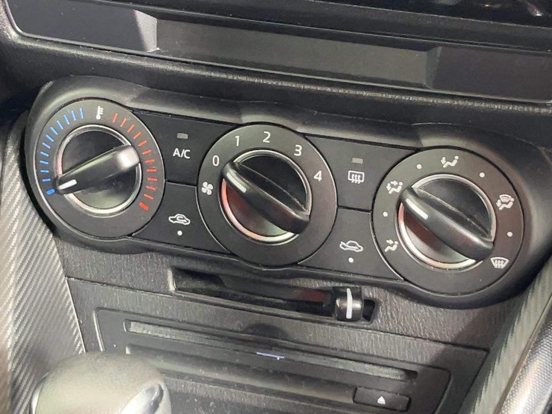 Photo '25' of Mazda Demio Photo '25' of Mazda Demio