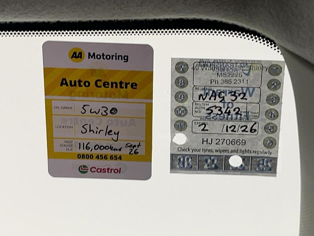 Photo '27' of Mazda Demio Photo '27' of Mazda Demio