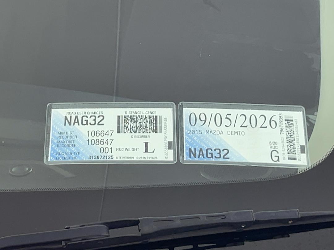 Photo '28' of Mazda Demio Photo '28' of Mazda Demio