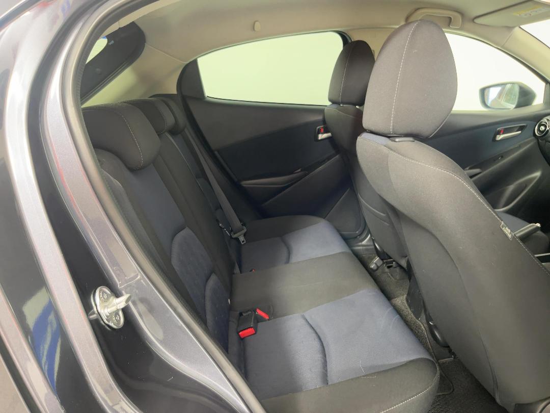 Photo '20' of Mazda Demio Photo '20' of Mazda Demio