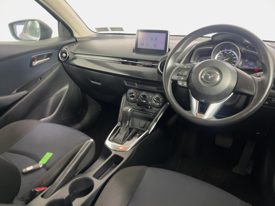 Photo '17' of Mazda Demio Photo '17' of Mazda Demio