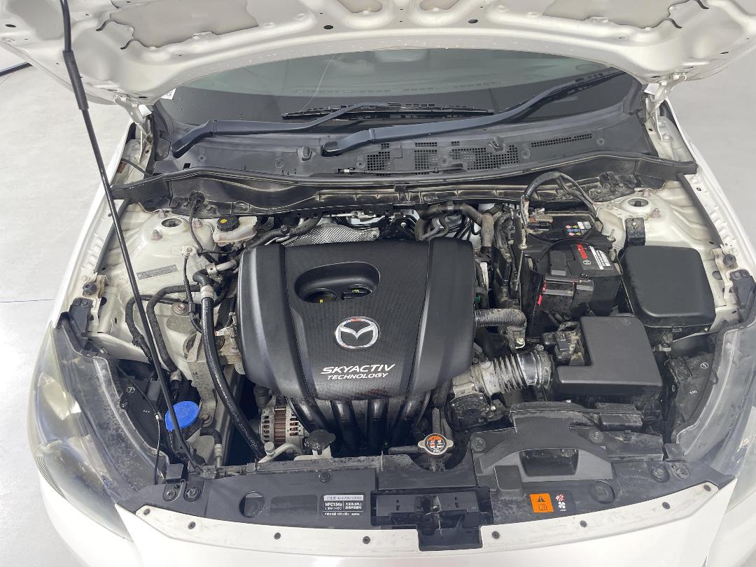 Photo '13' of Mazda Demio Photo '13' of Mazda Demio