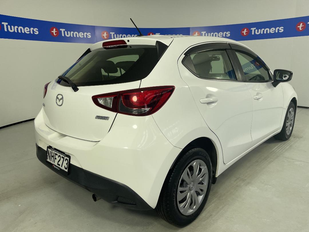 Photo '7' of Mazda Demio Photo '7' of Mazda Demio