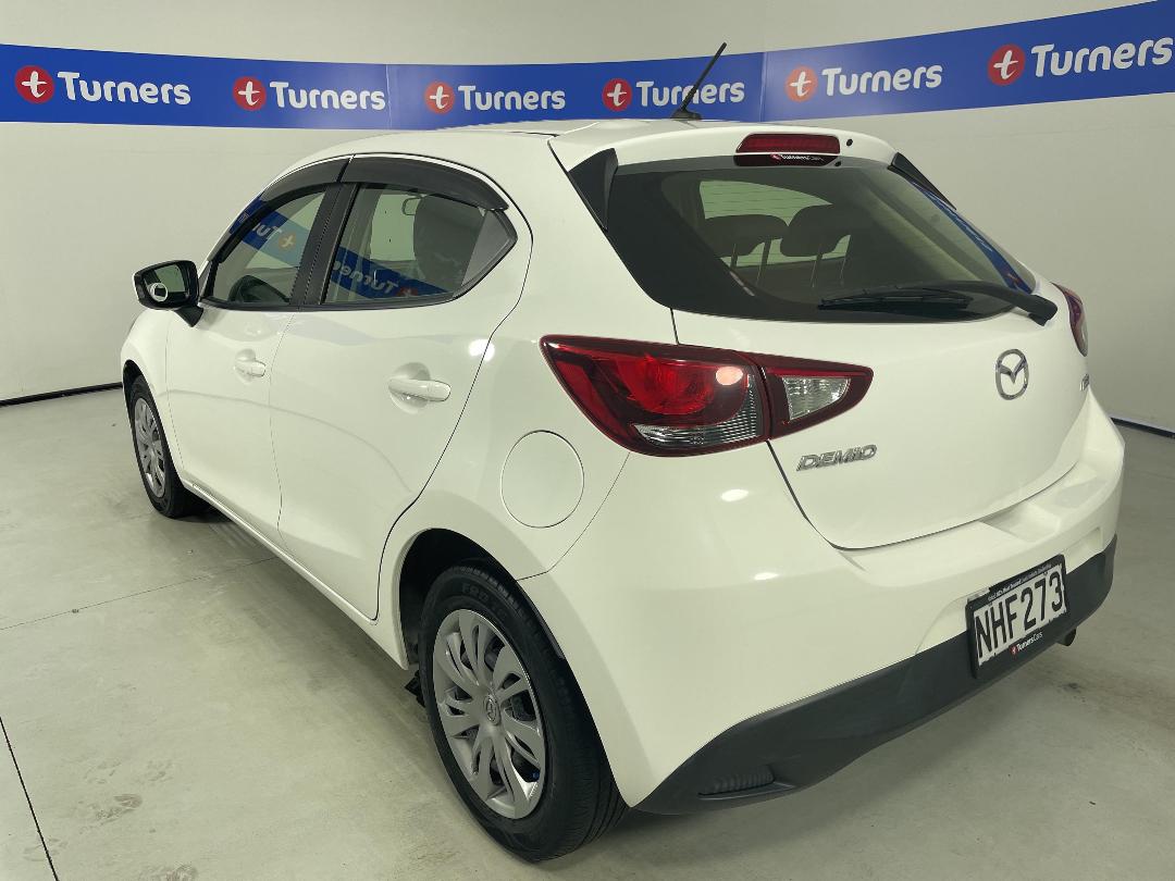 Photo '5' of Mazda Demio Photo '5' of Mazda Demio