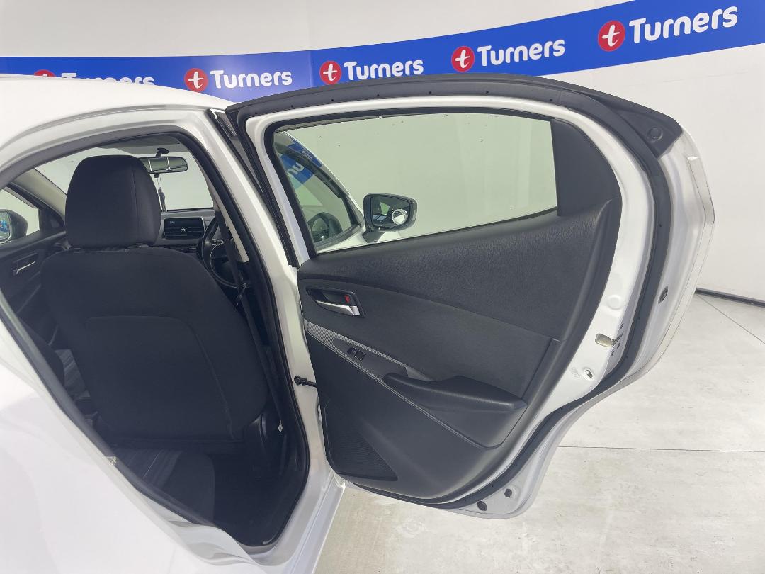 Photo '19' of Mazda Demio Photo '19' of Mazda Demio