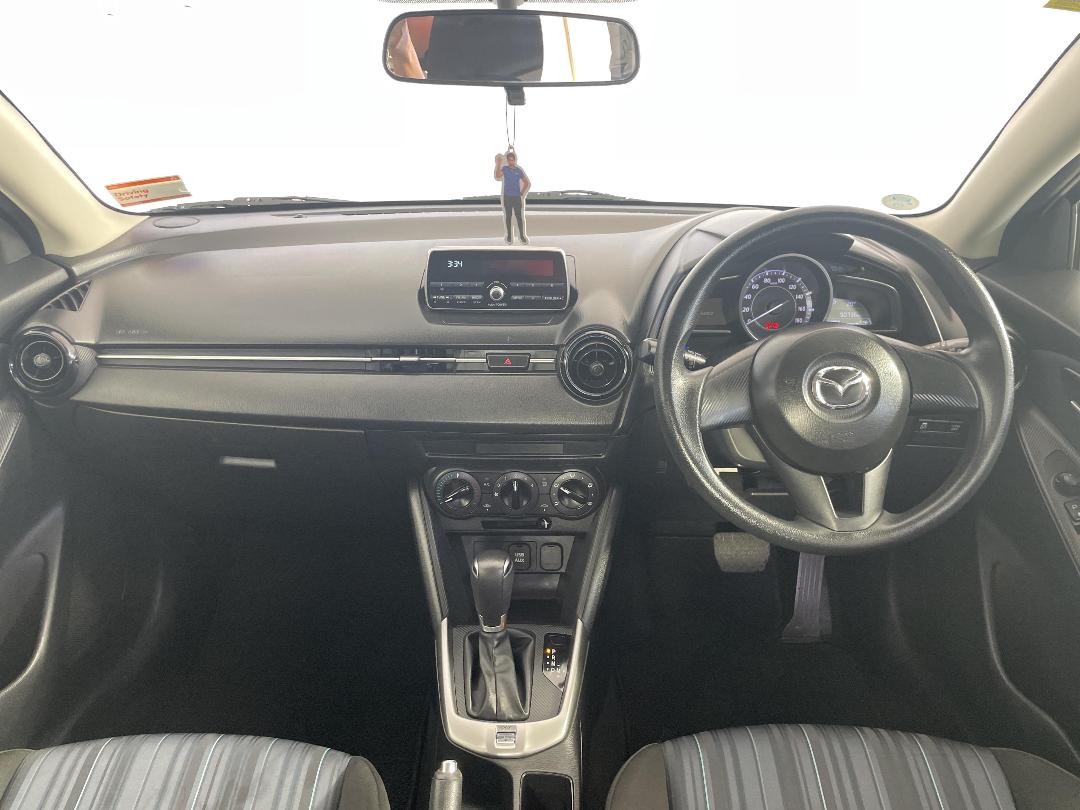 Photo '17' of Mazda Demio Photo '17' of Mazda Demio