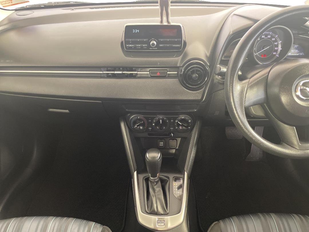 Photo '18' of Mazda Demio Photo '18' of Mazda Demio