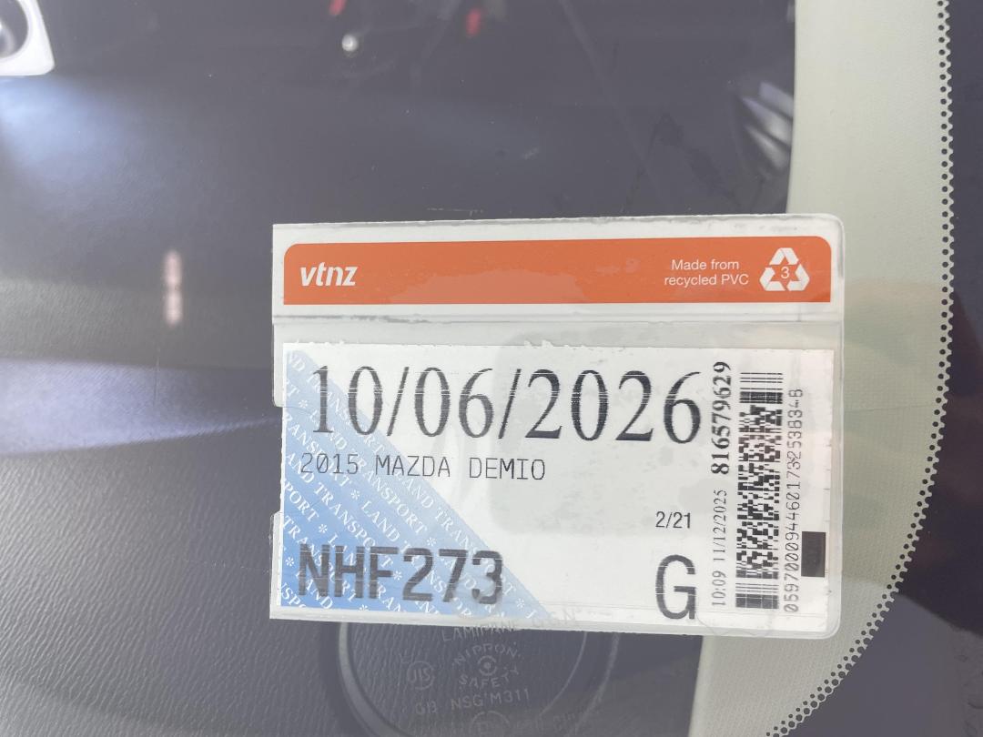 Photo '24' of Mazda Demio Photo '24' of Mazda Demio