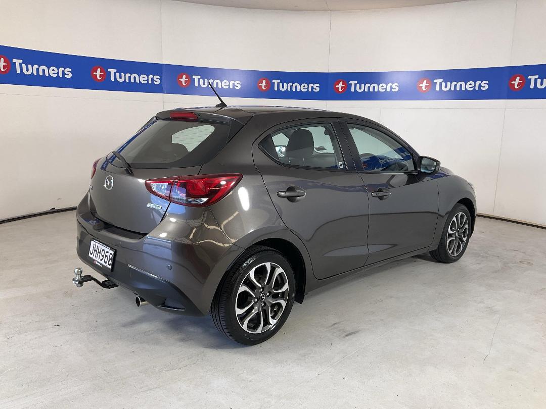 Photo '7' of Mazda Mazda2