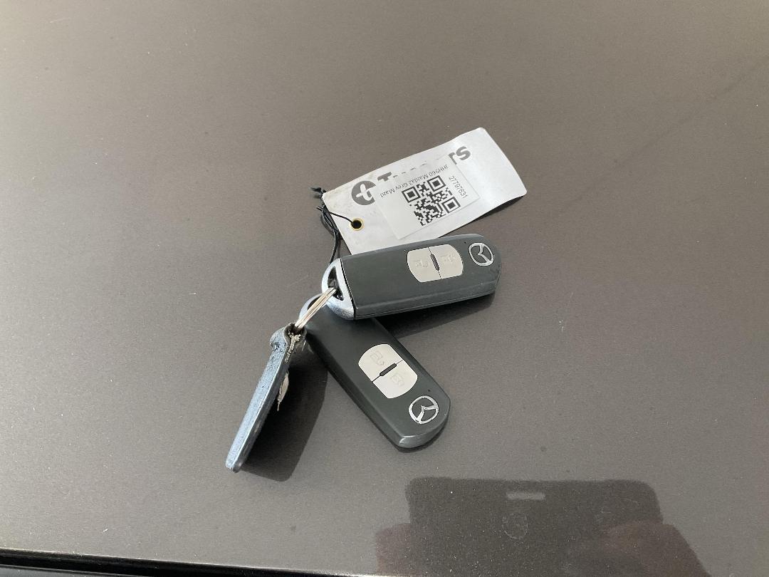 Photo '22' of Mazda Mazda2