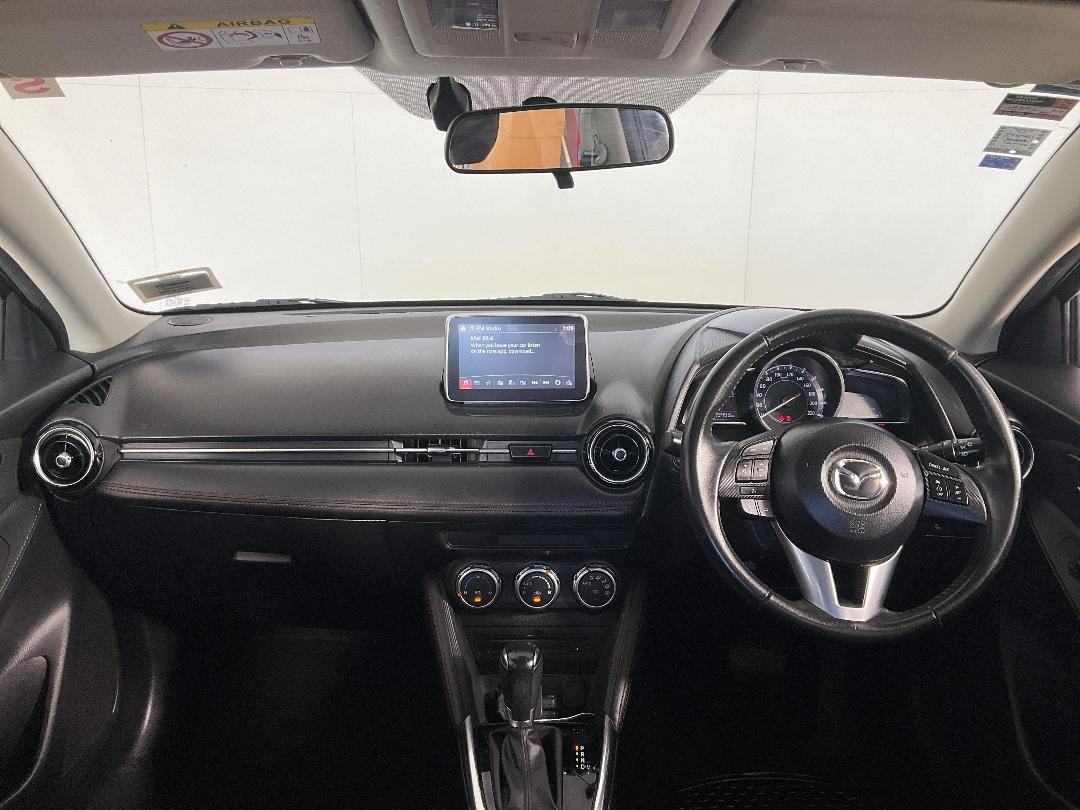 Photo '17' of Mazda Mazda2