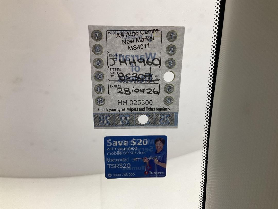 Photo '23' of Mazda Mazda2