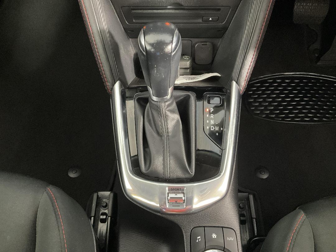 Photo '18' of Mazda Mazda2