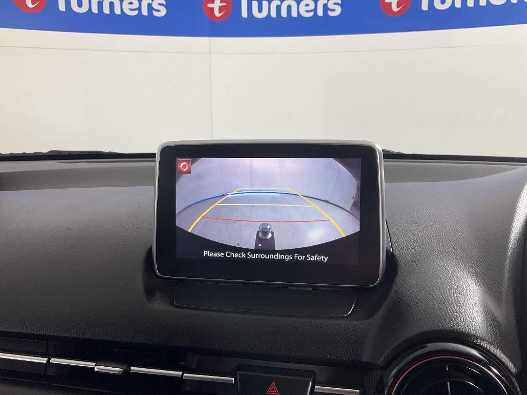 Photo '31' of Mazda Mazda2