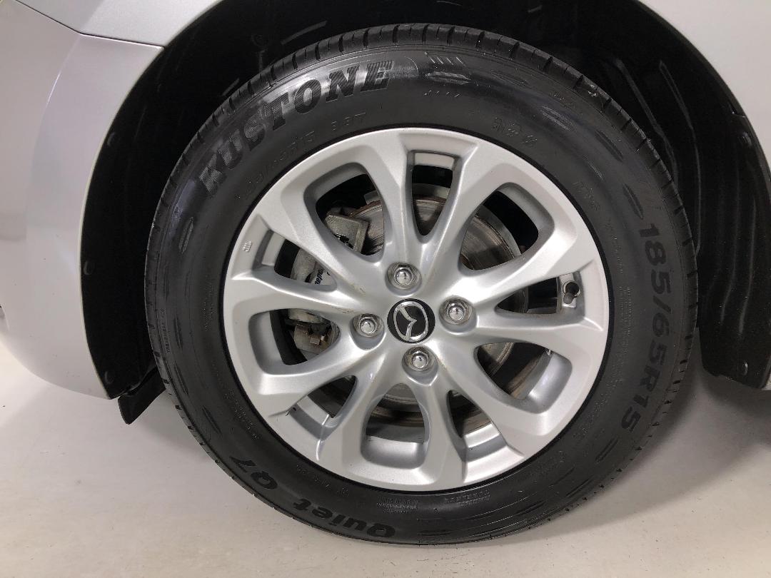 Photo '10' of Mazda Mazda2