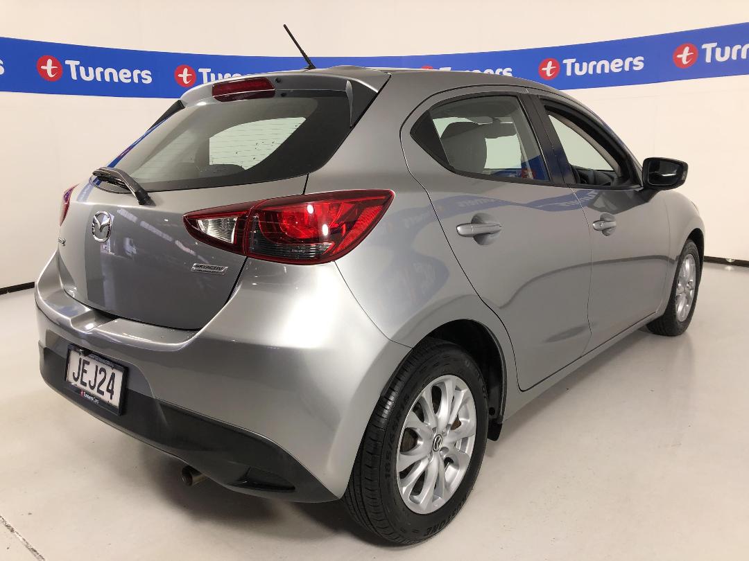 Photo '7' of Mazda Mazda2