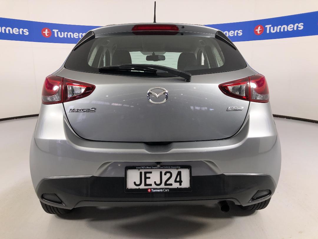 Photo '6' of Mazda Mazda2