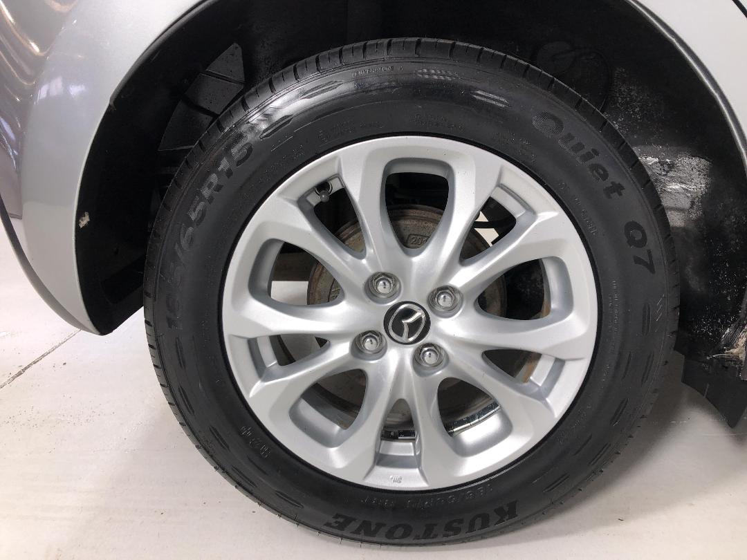 Photo '12' of Mazda Mazda2