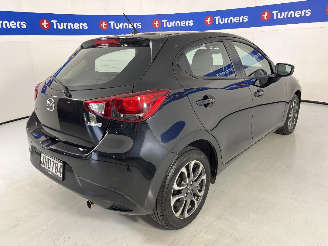 Photo '7' of Mazda Mazda2