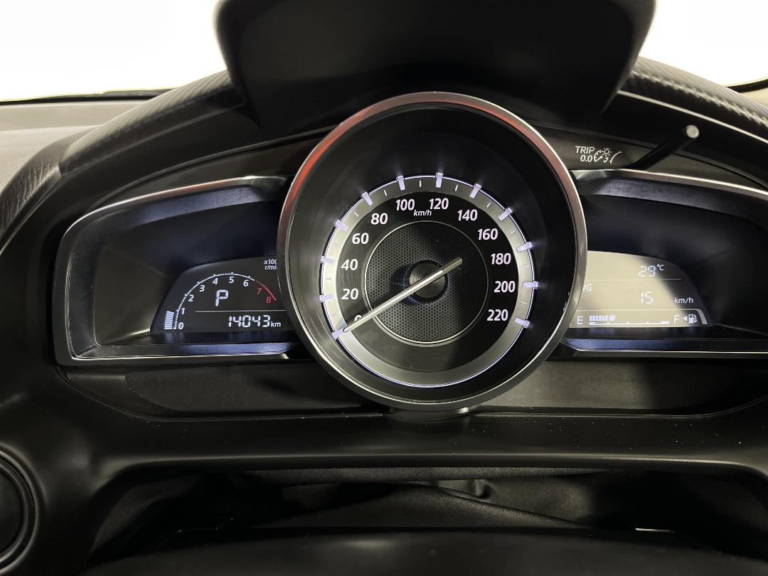 Photo '21' of Mazda Mazda2