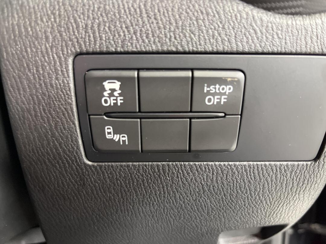 Photo '28' of Mazda Mazda2