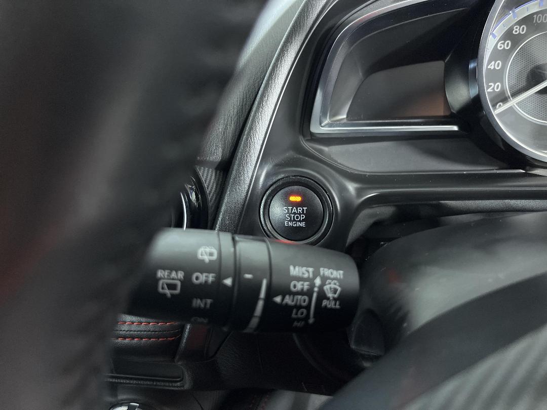 Photo '27' of Mazda Mazda2