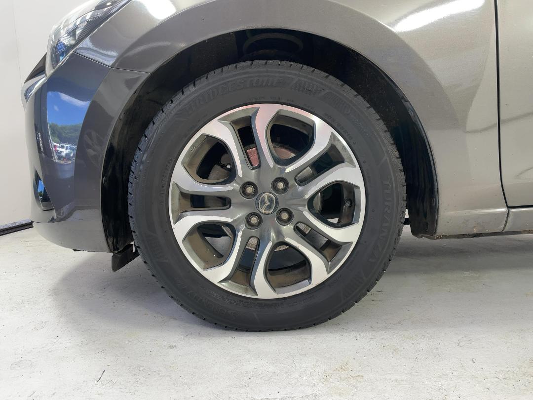 Photo '10' of Mazda Mazda2 Photo '10' of Mazda Mazda2